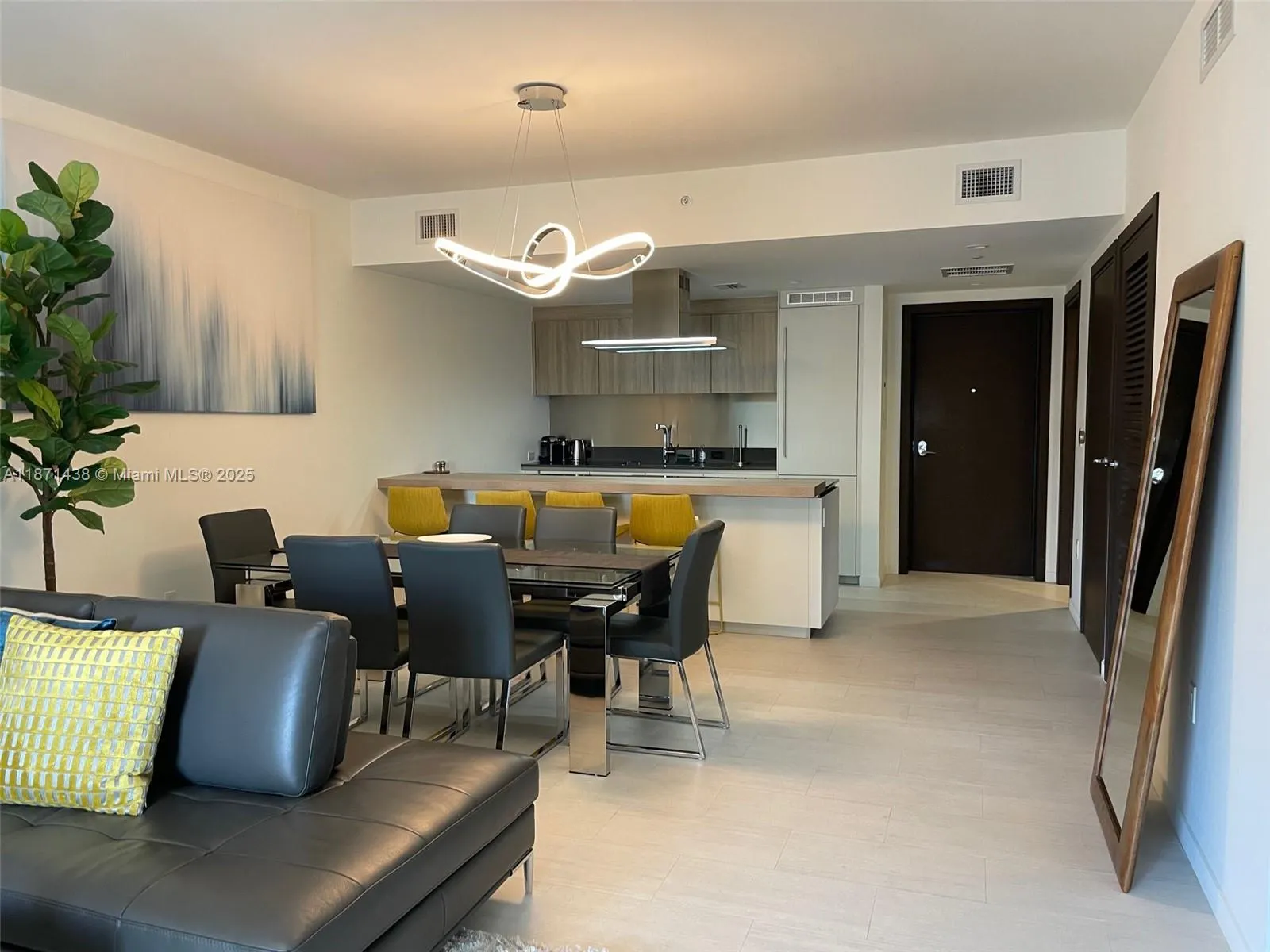 1000 Brickell Plz, #3114