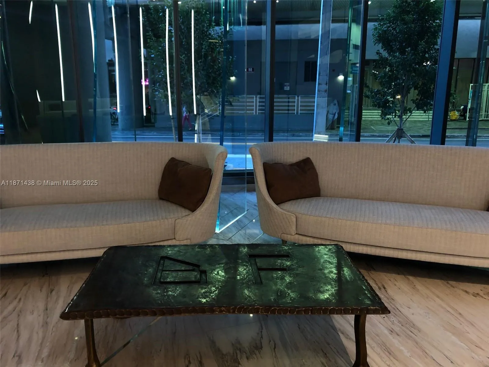 1000 Brickell Plz, #3114