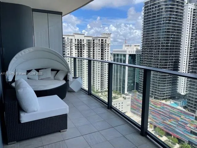 1000 Brickell Plz, #3114