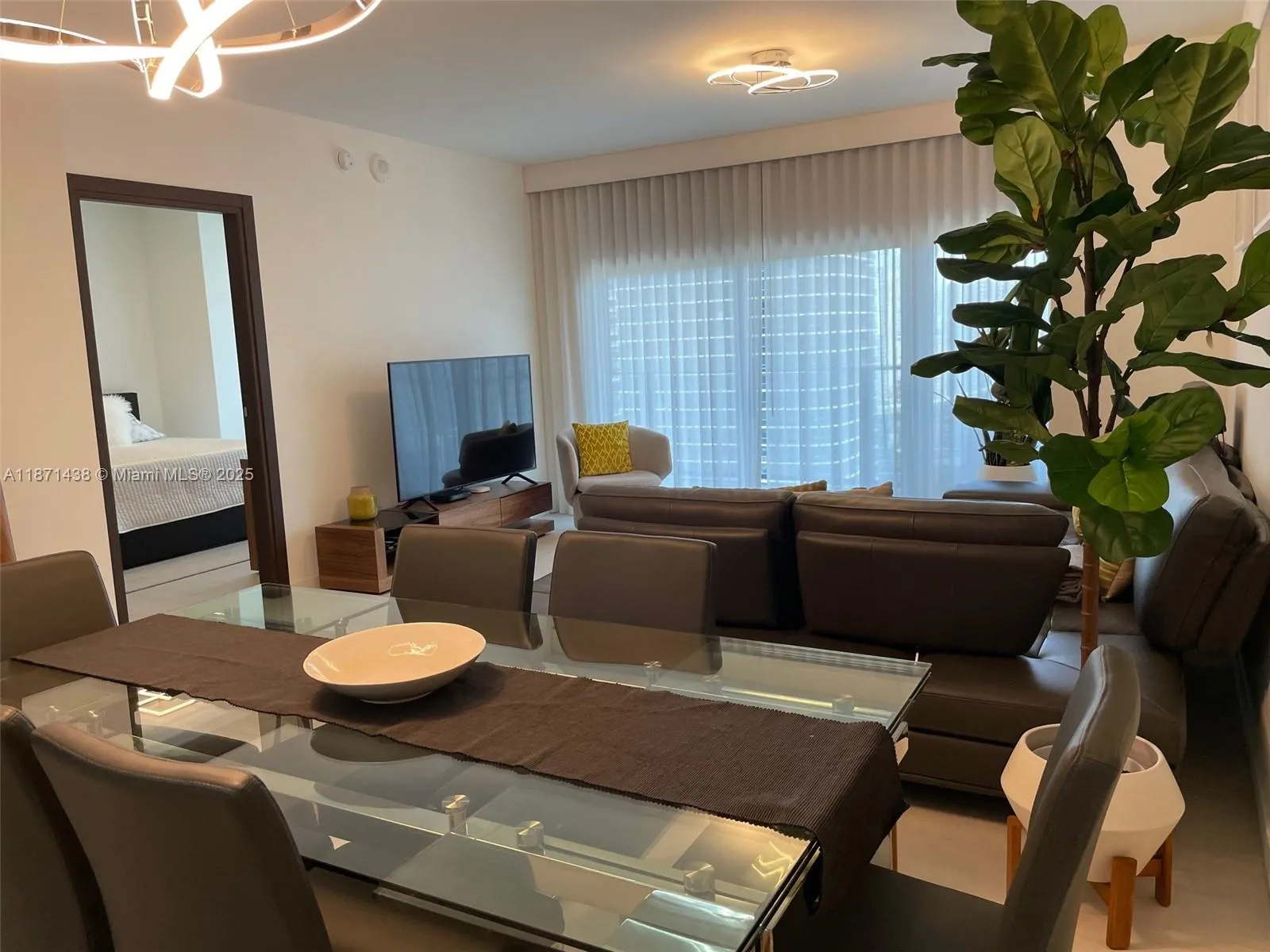 1000 Brickell Plz, #3114