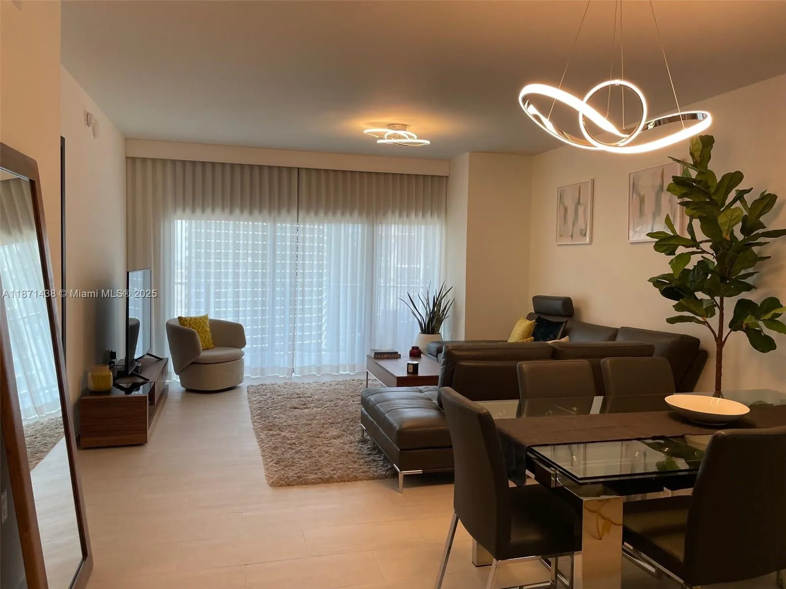 1000 Brickell Plz, #3114