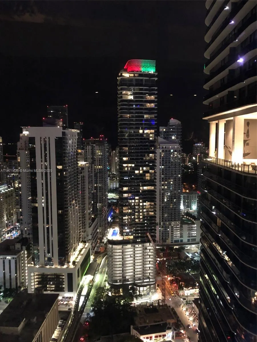 1000 Brickell Plz, #3114