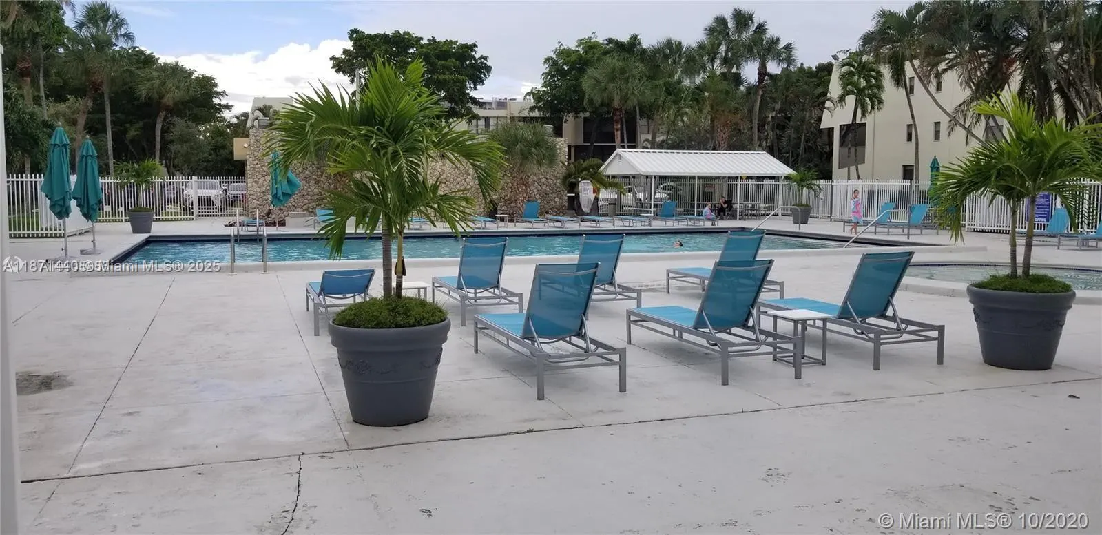 20200 W Country Club Dr, #104