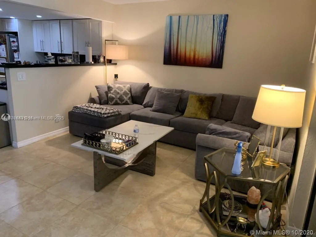 20200 W Country Club Dr, #104