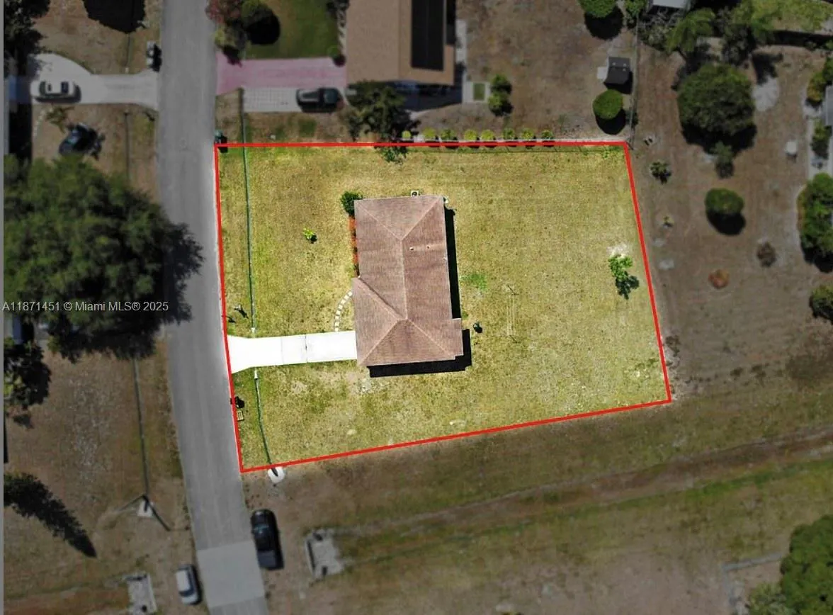 250 SW Homeland Rd