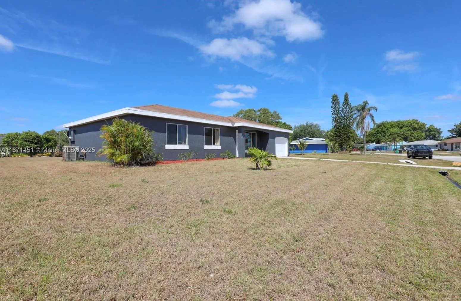 250 SW Homeland Rd
