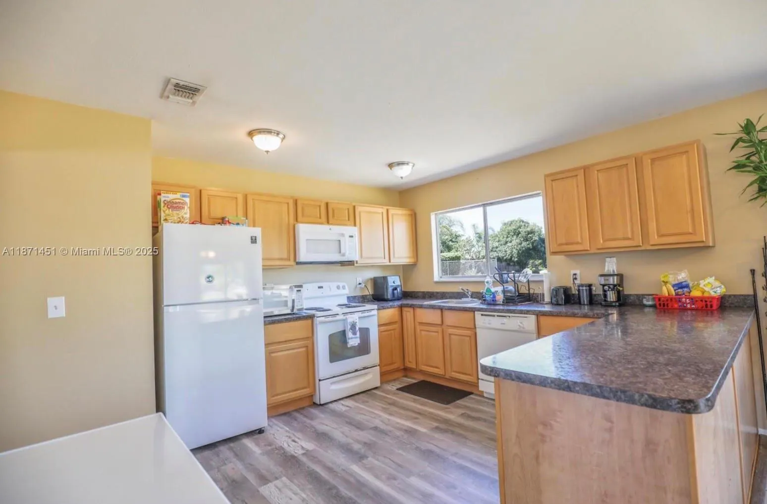250 SW Homeland Rd