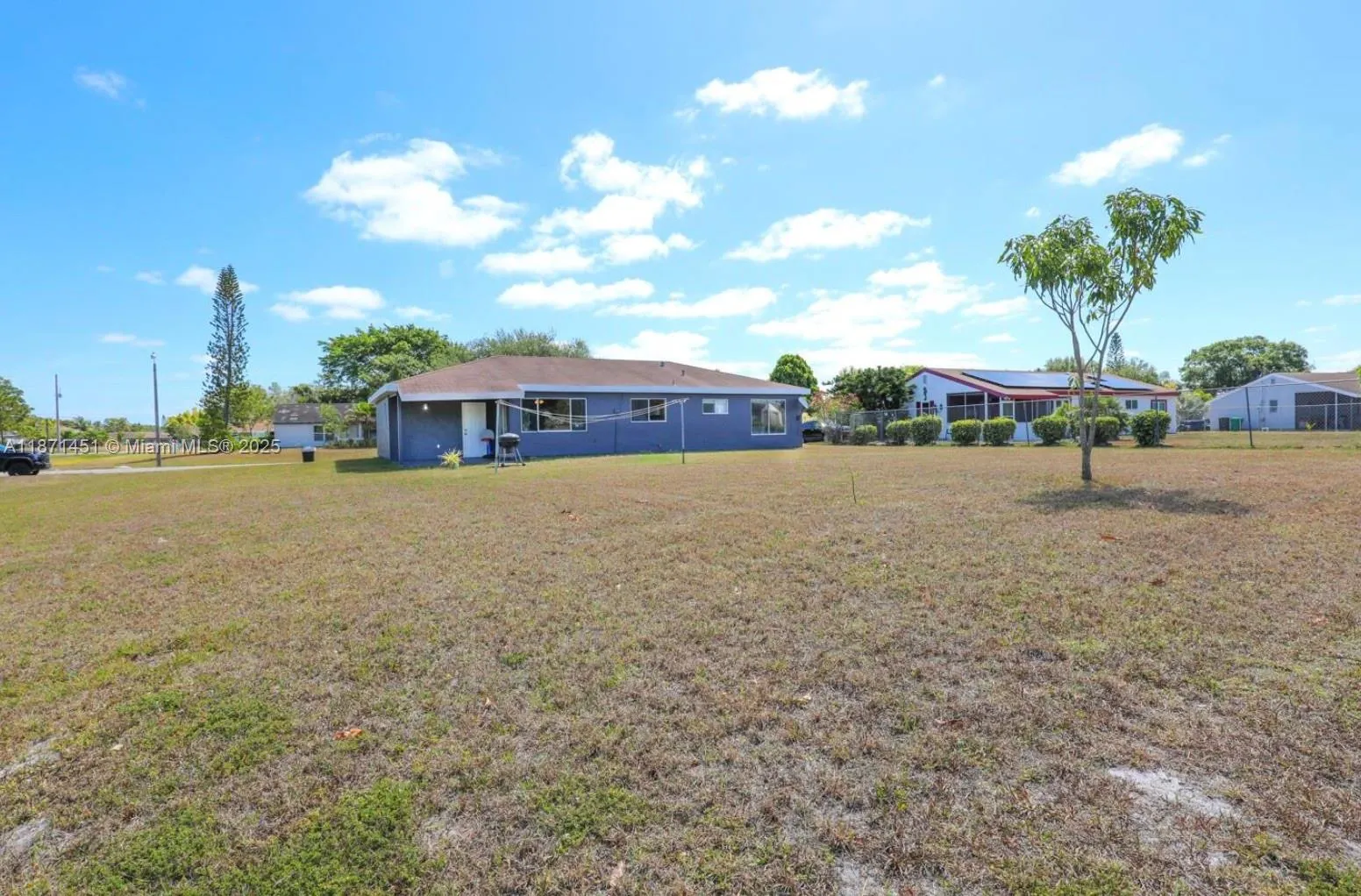 250 SW Homeland Rd
