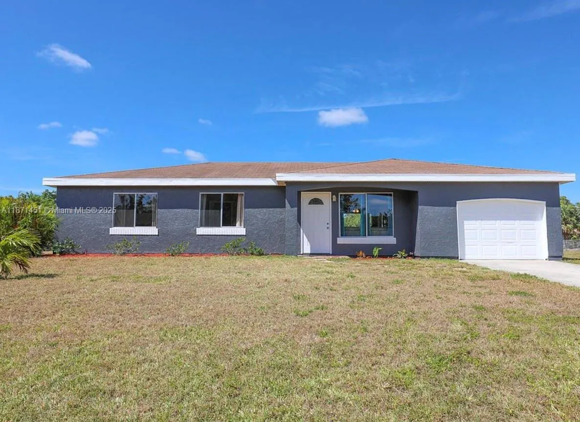250 SW Homeland Rd