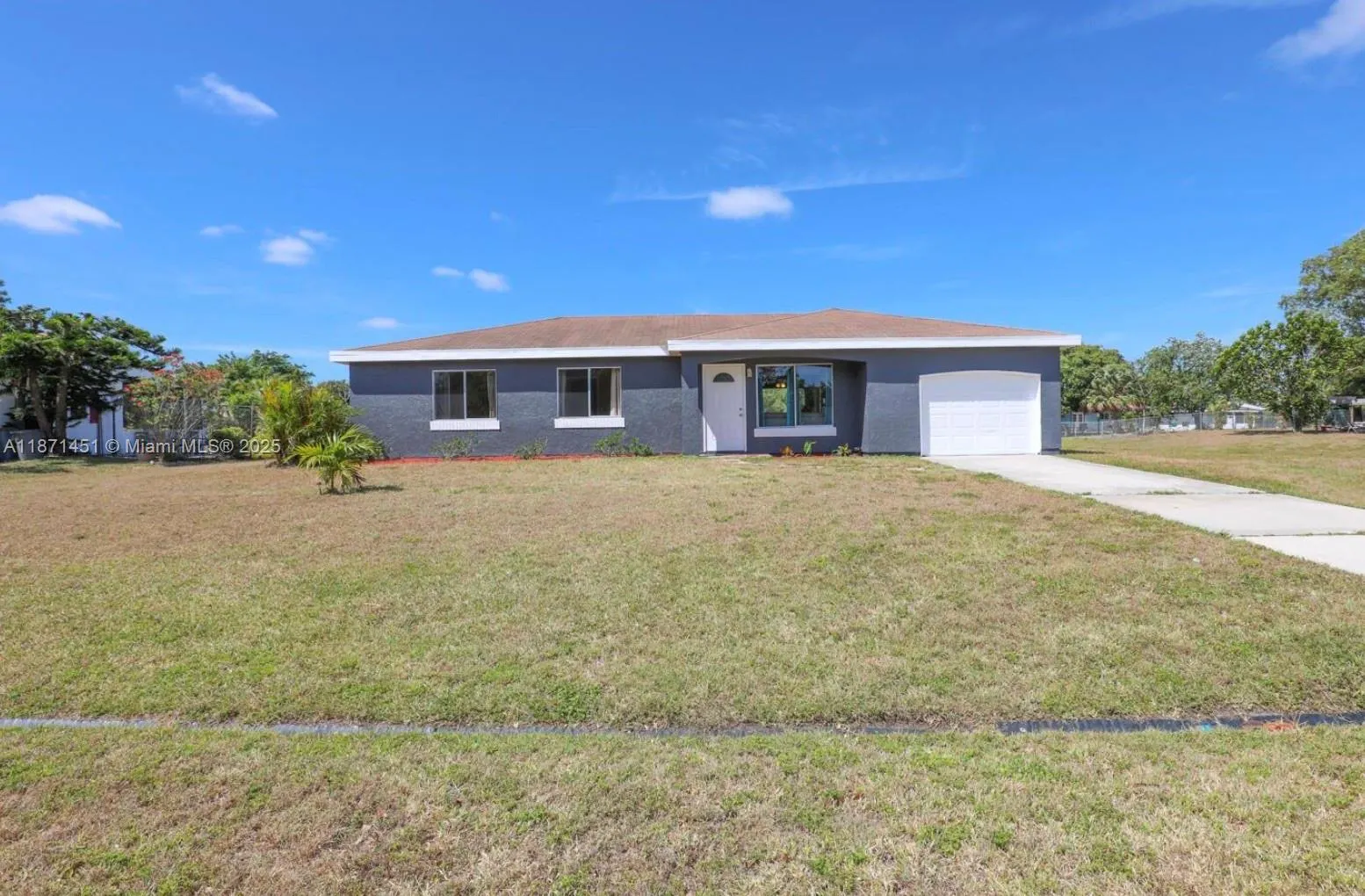 250 SW Homeland Rd