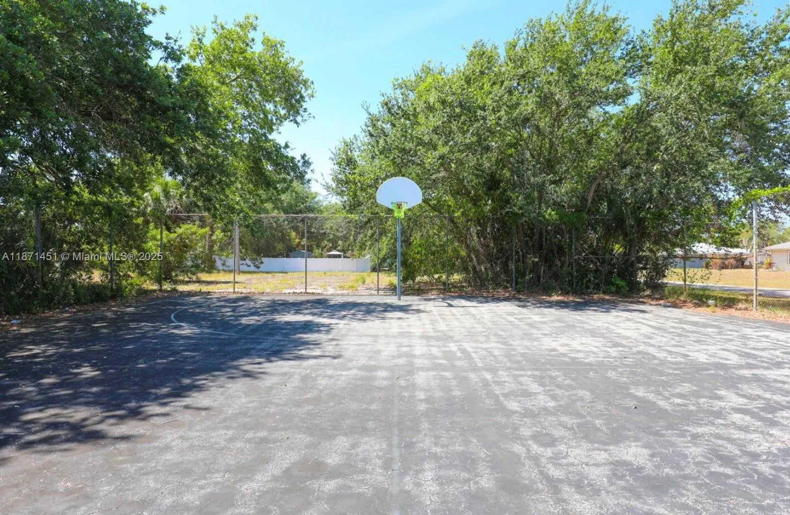 250 SW Homeland Rd