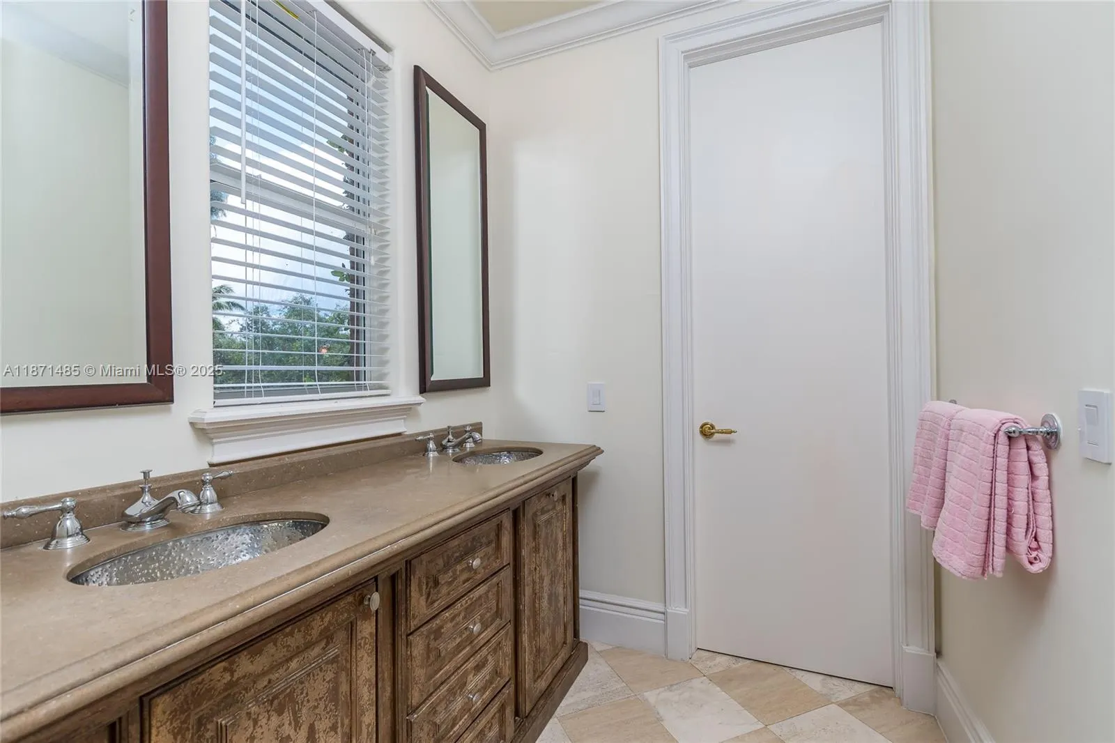 104 Paloma Dr