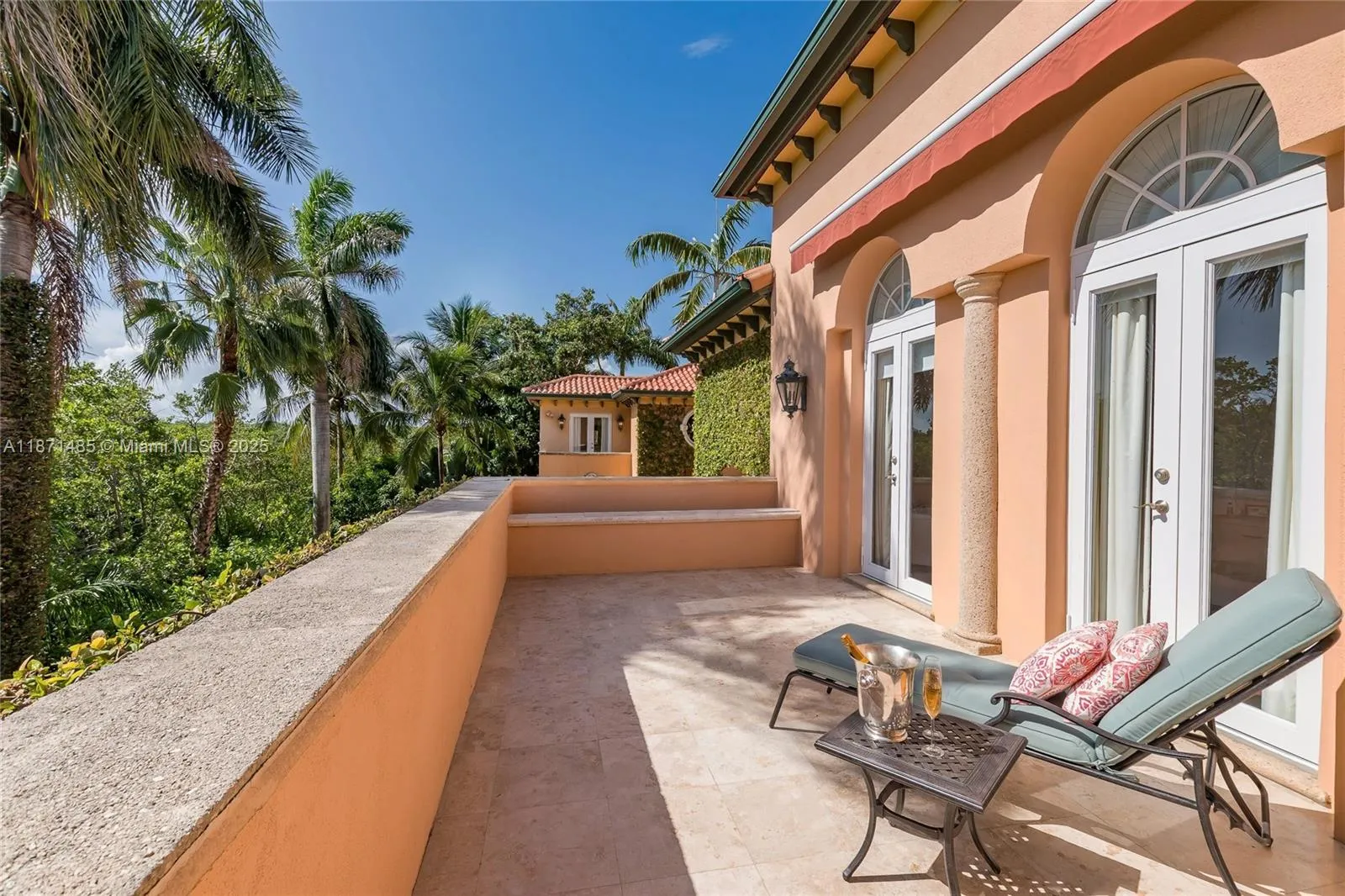 104 Paloma Dr