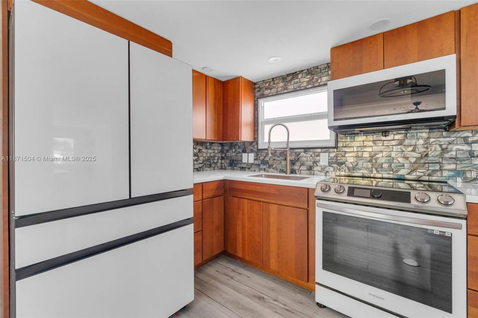 204 Flamingo Dr