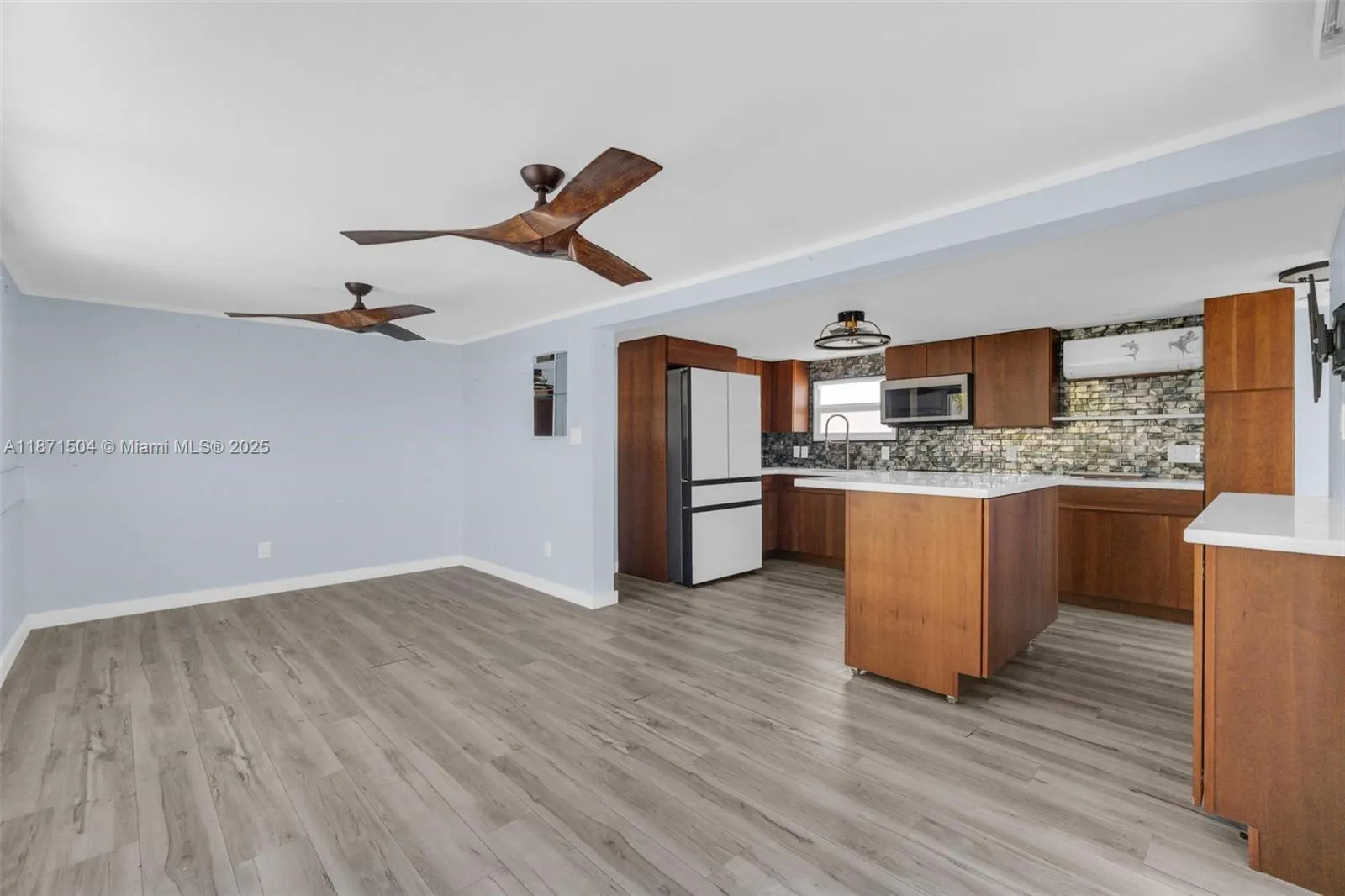 204 Flamingo Dr