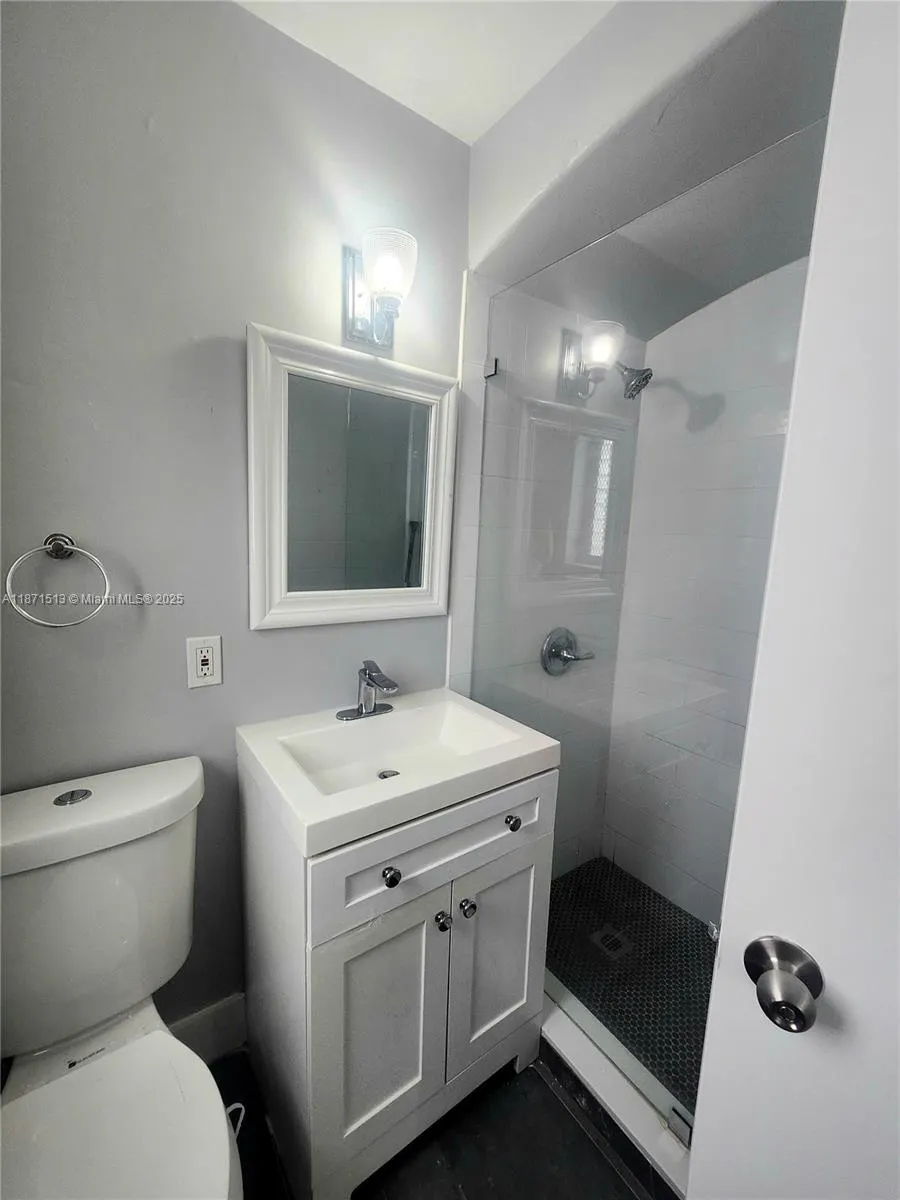 1557 Euclid Ave, #2