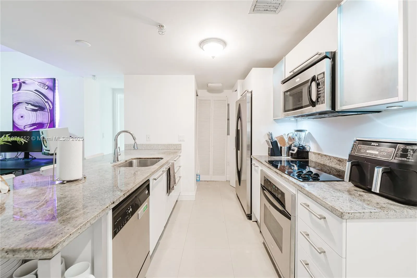 185 SW 7th St, #3609