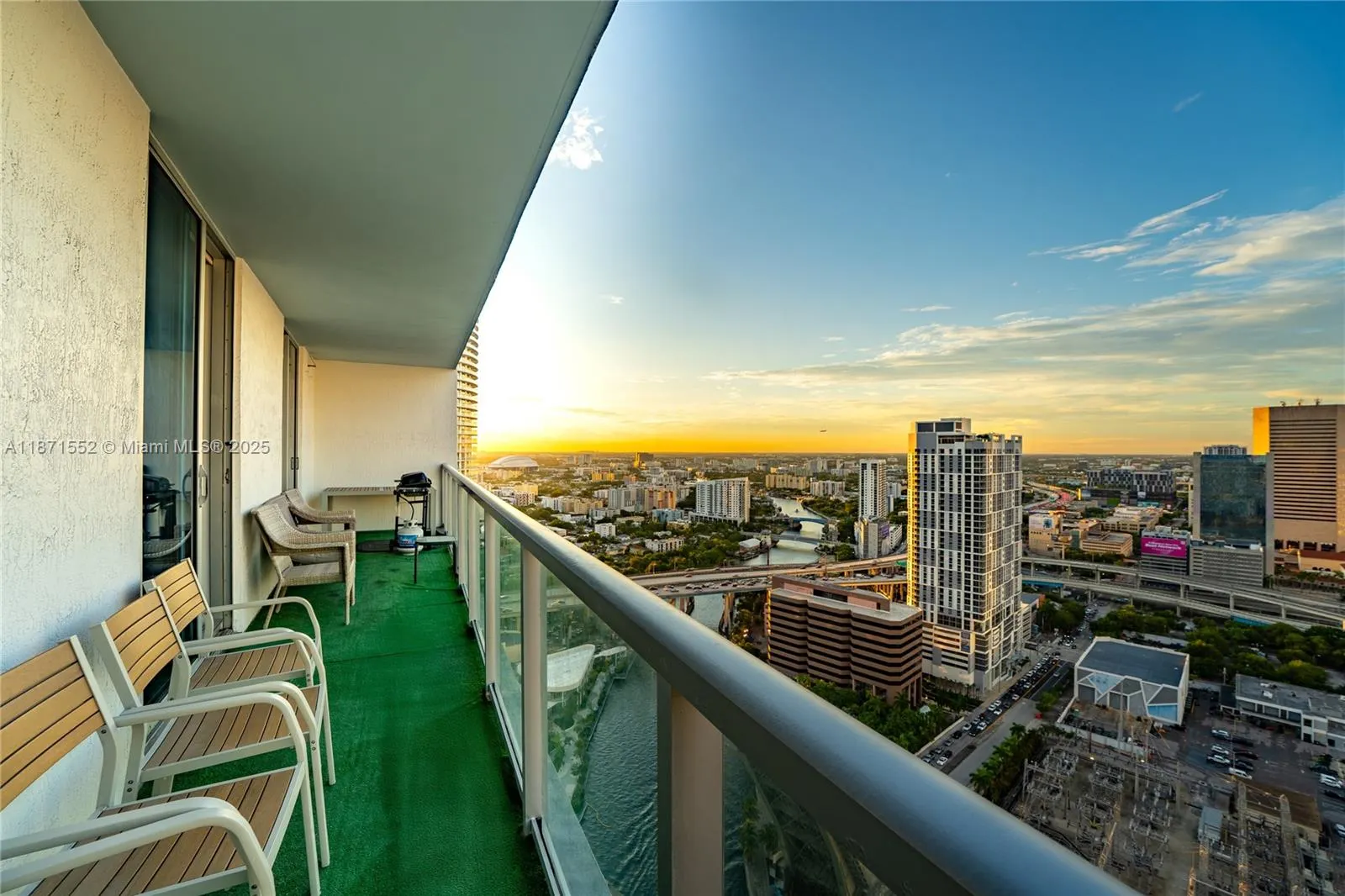 185 SW 7th St, #3609