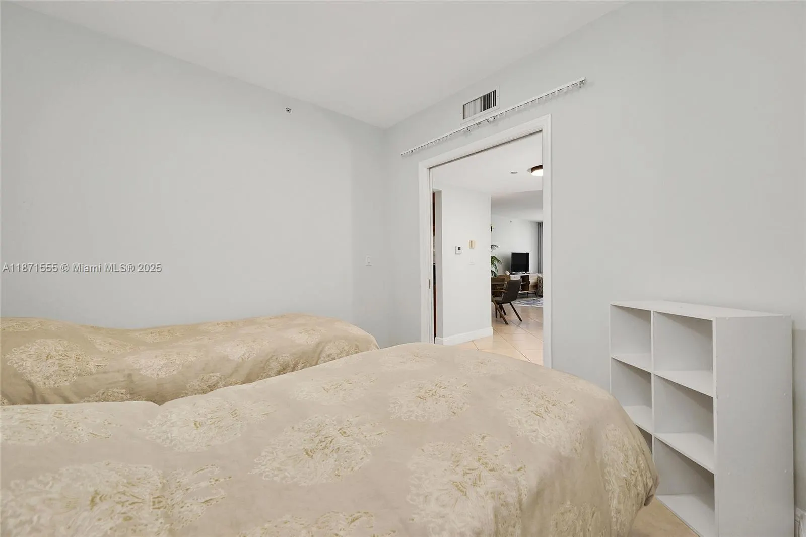 9559 Collins Ave, #S9-F