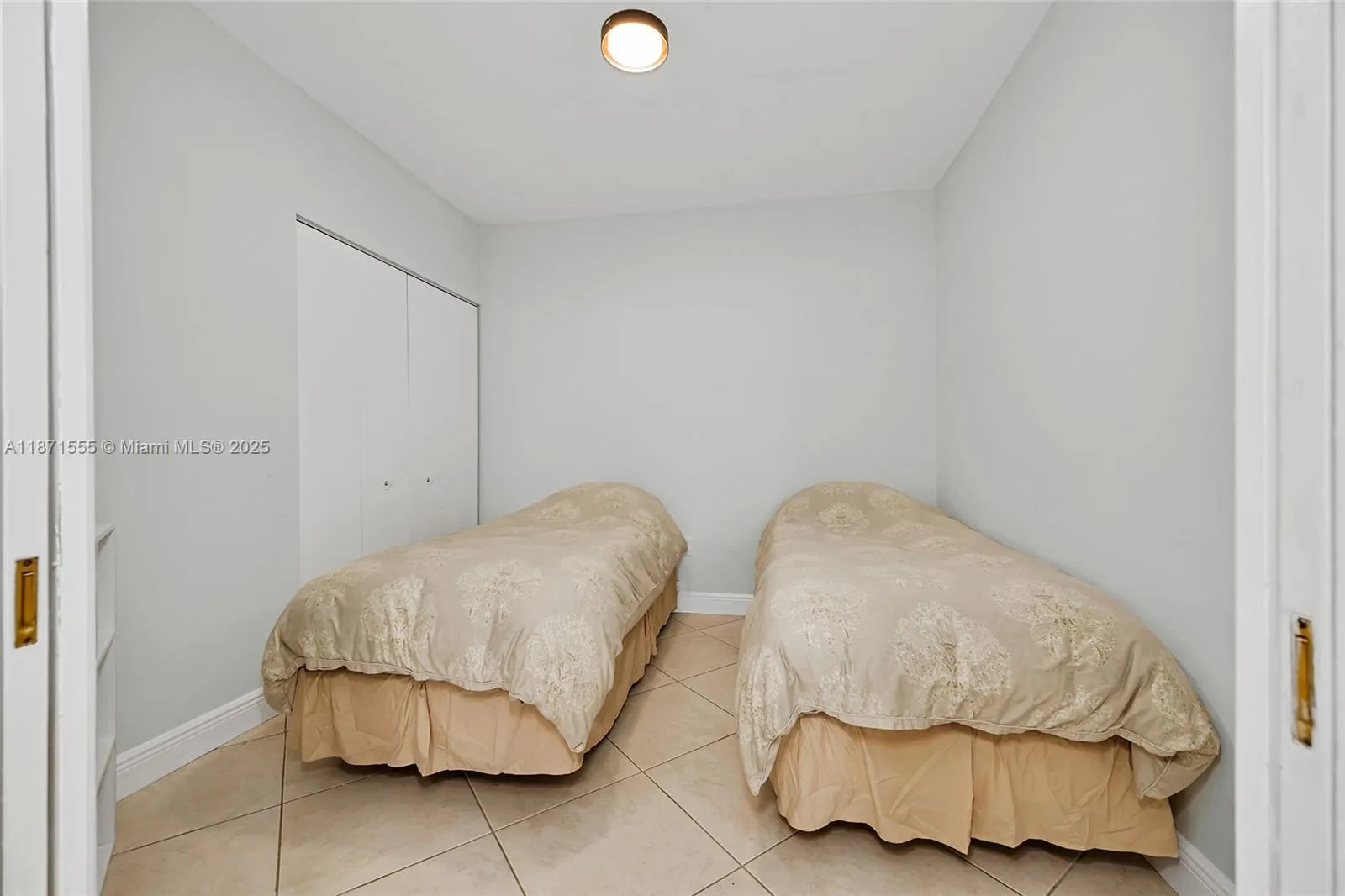9559 Collins Ave, #S9-F