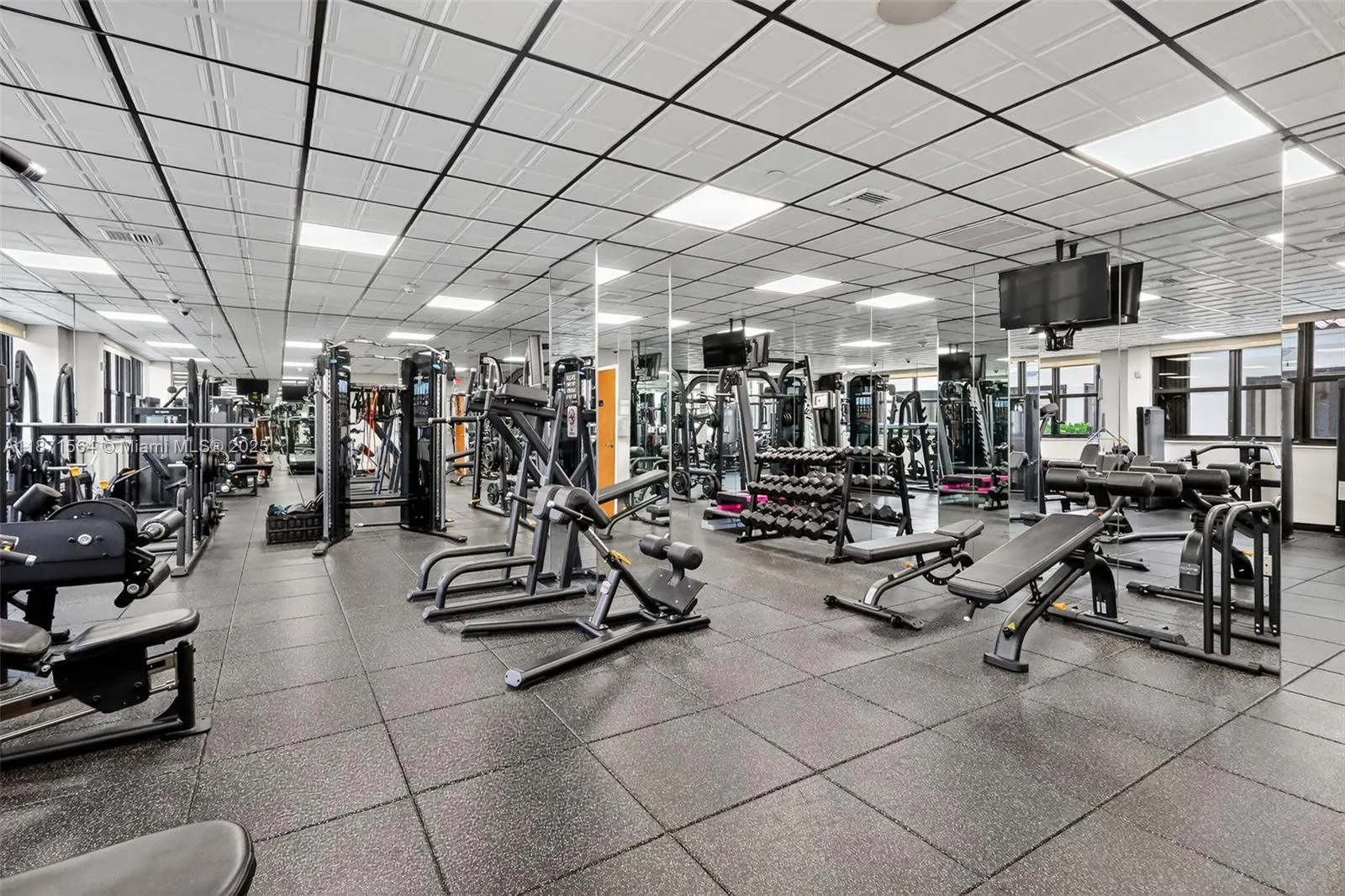 5757 Collins Ave, #801