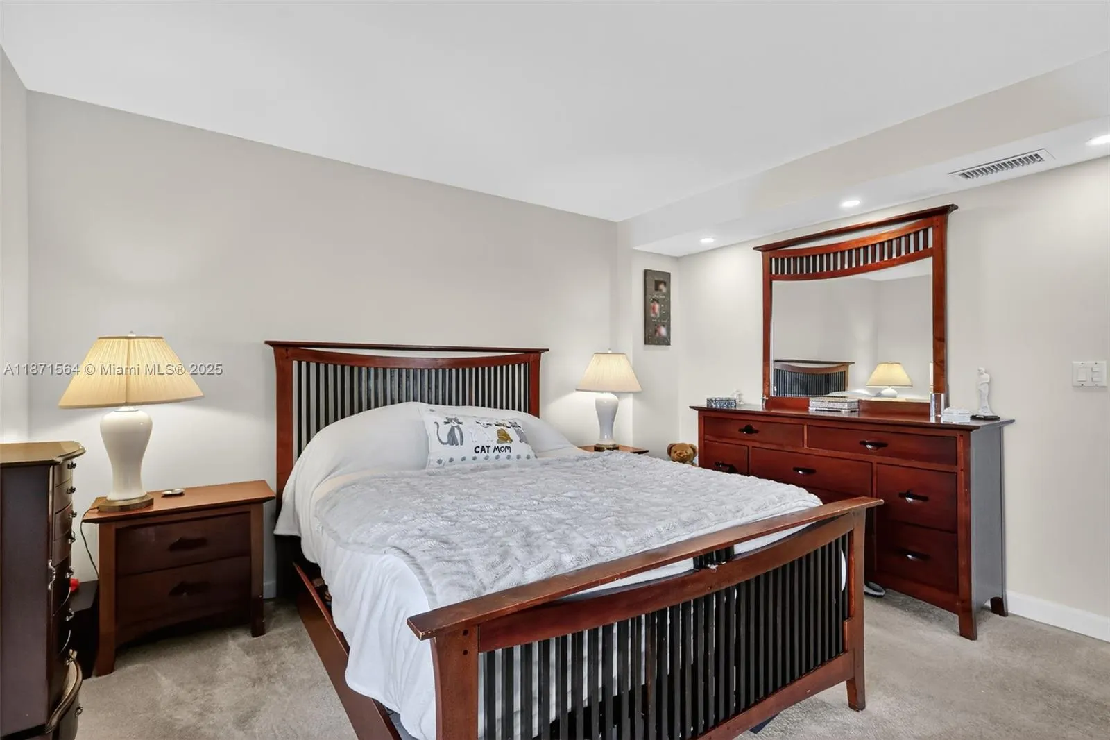 5757 Collins Ave, #801