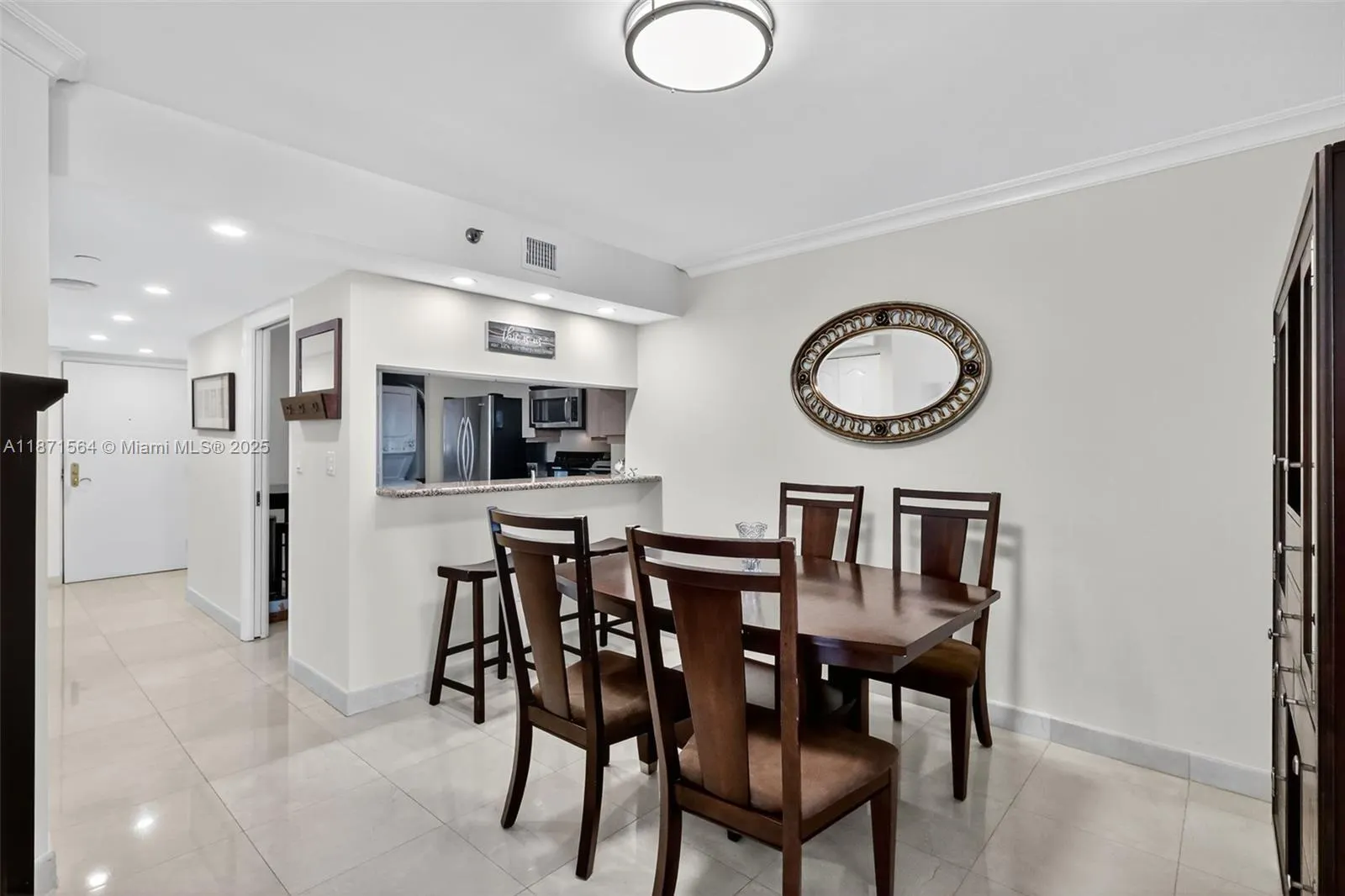 5757 Collins Ave, #801