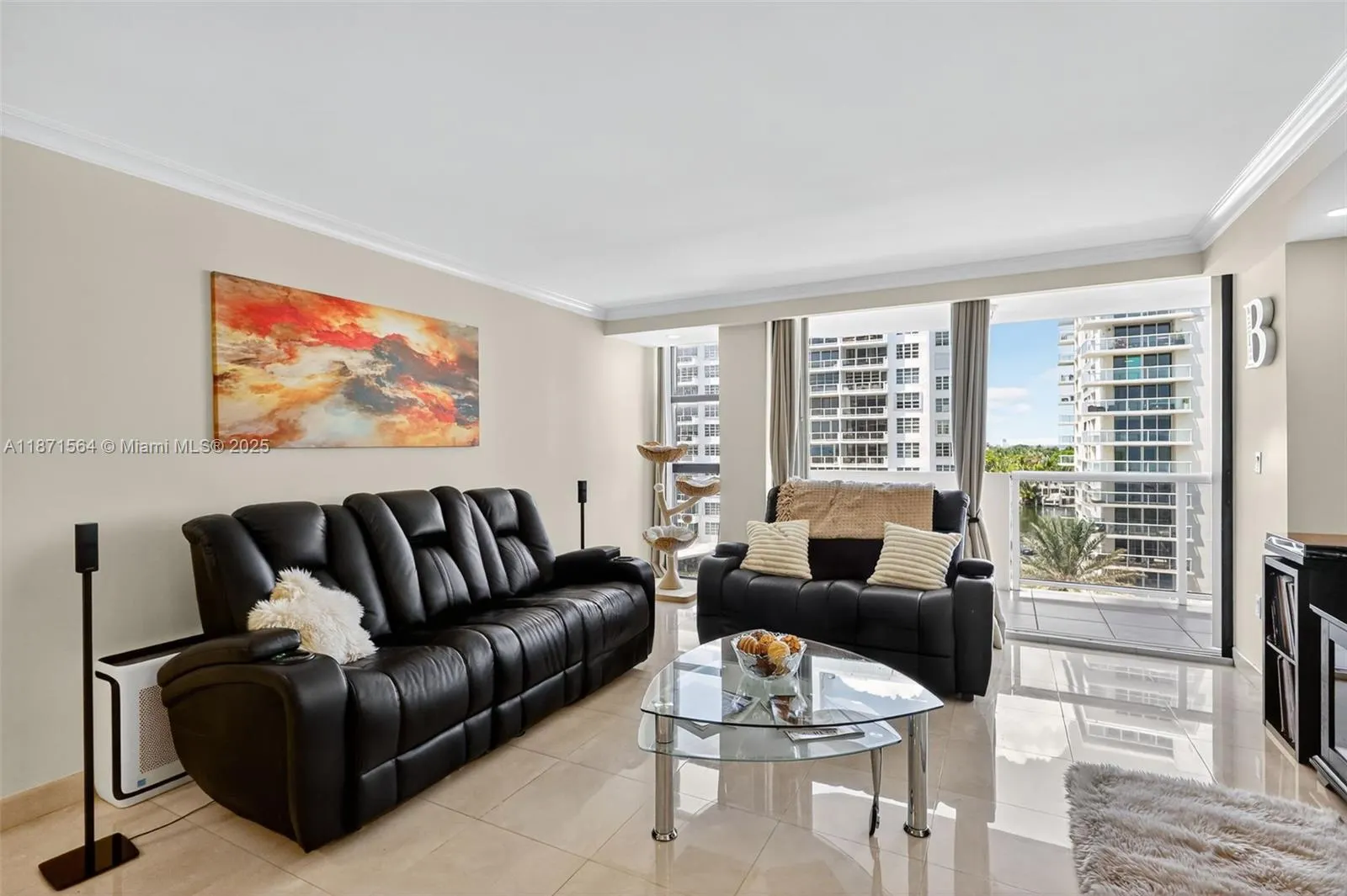 5757 Collins Ave, #801