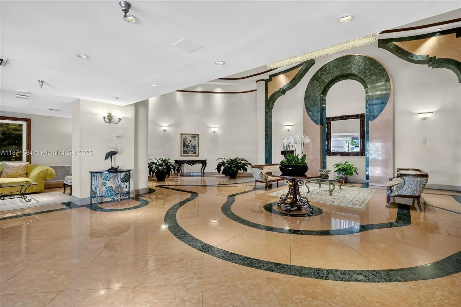 5757 Collins Ave, #801