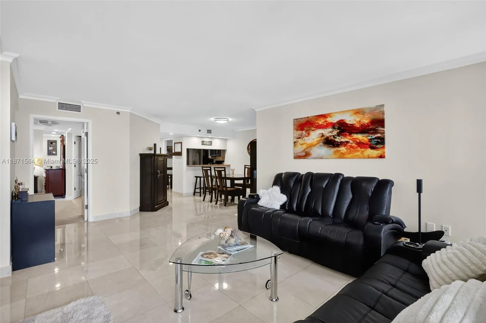 5757 Collins Ave, #801