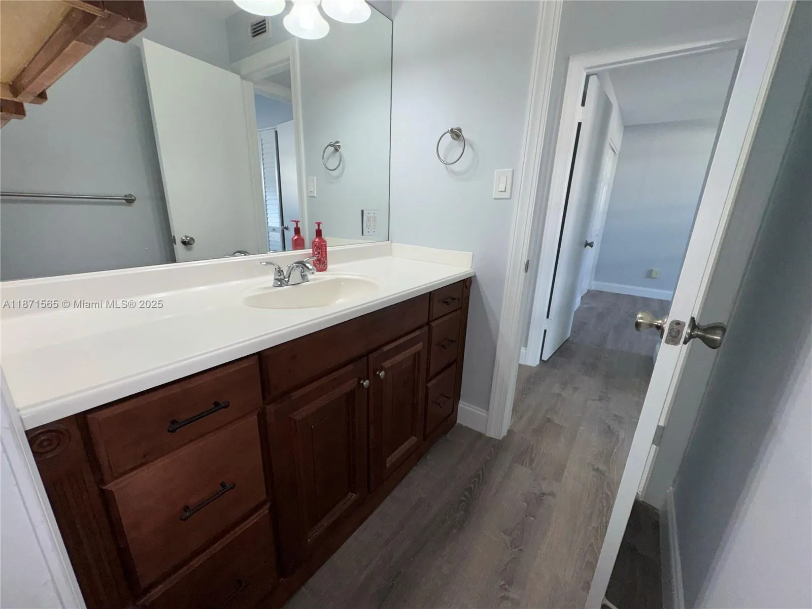 23 Snapper Ave, #23