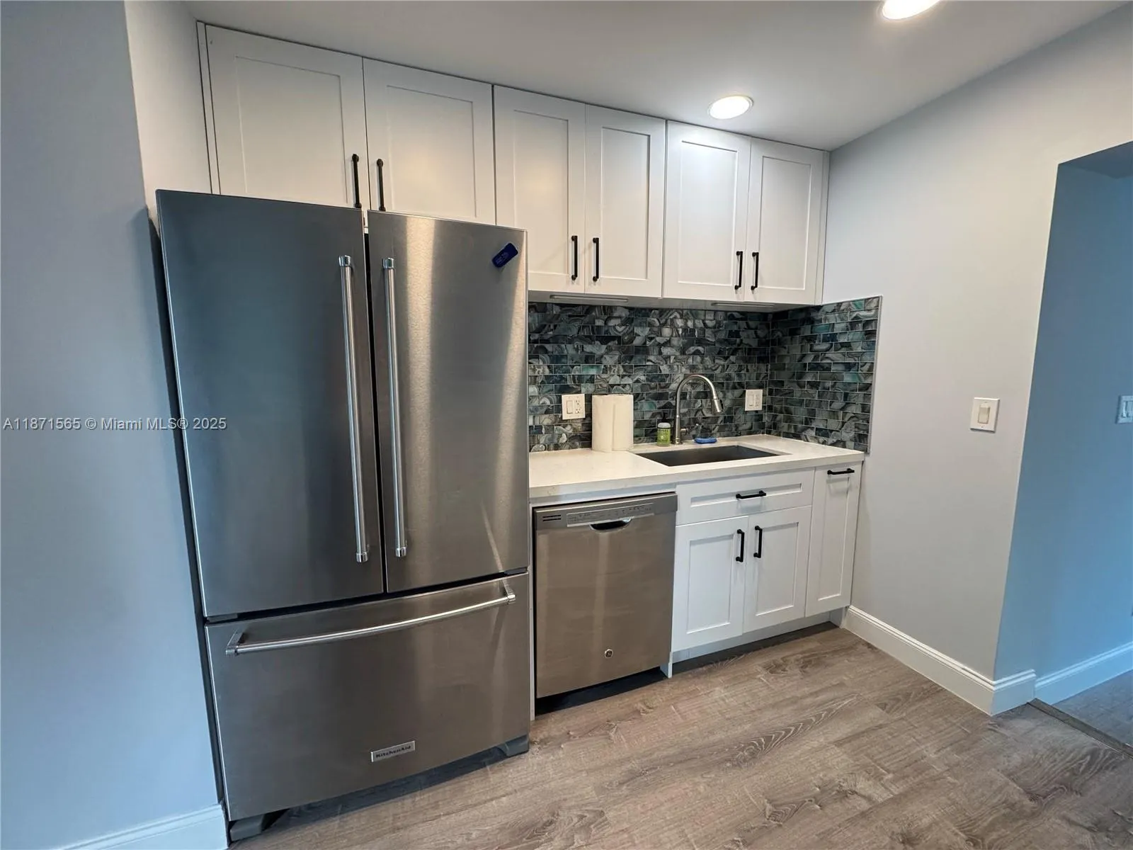 23 Snapper Ave, #23