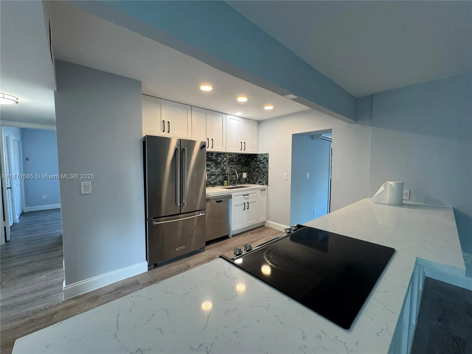 23 Snapper Ave, #23
