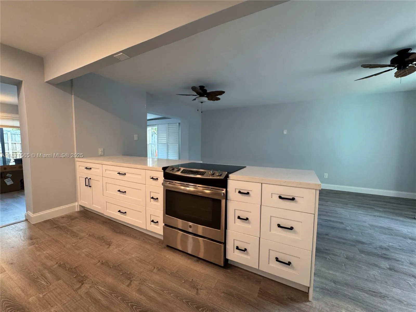 23 Snapper Ave, #23