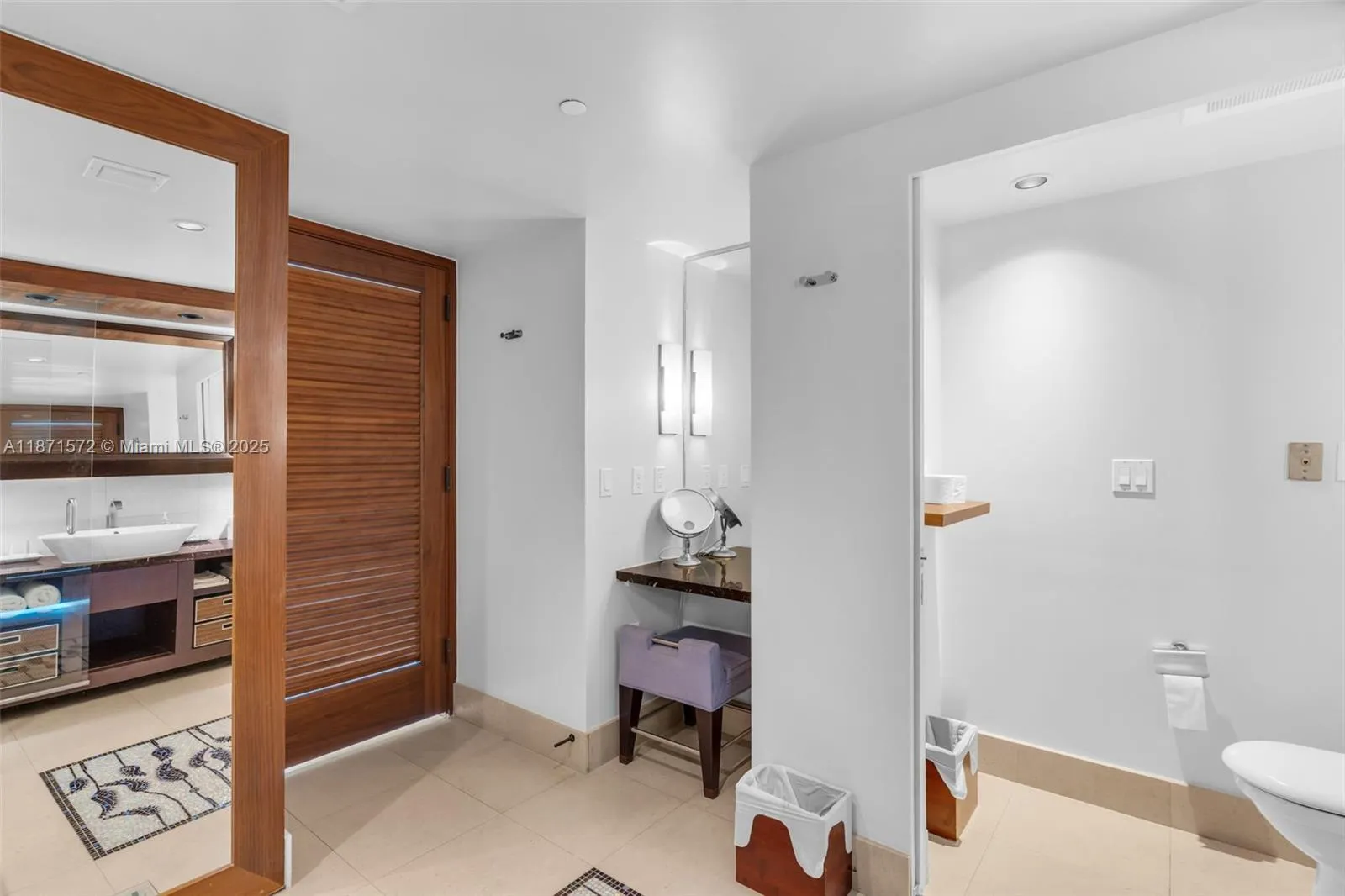 6801 Collins Ave, #706 (Door 720)