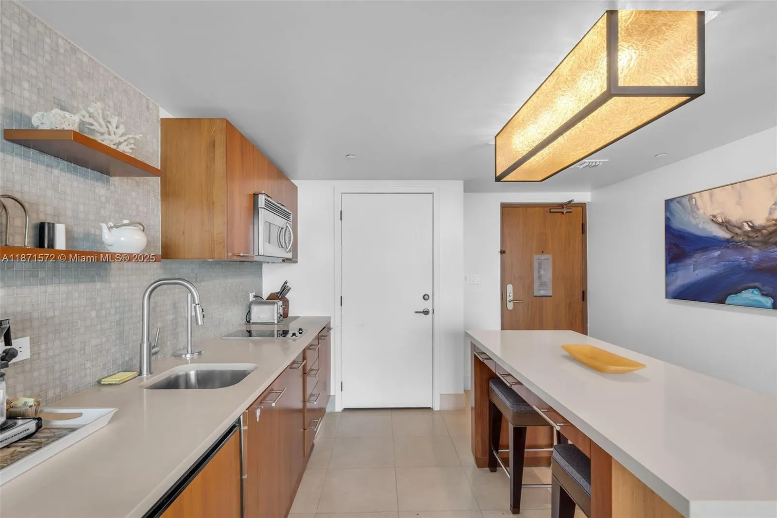 6801 Collins Ave, #706 (Door 720)