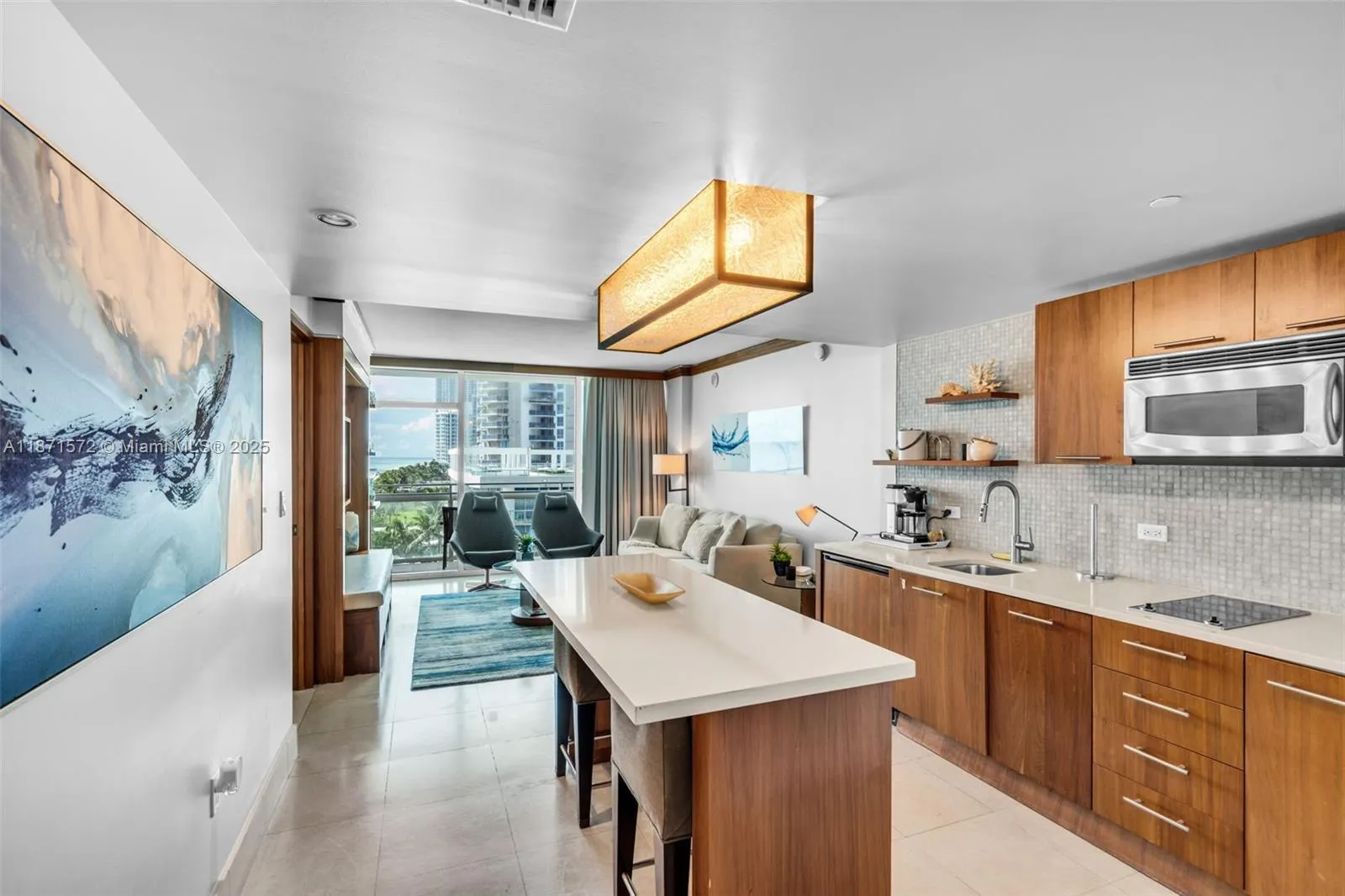 6801 Collins Ave, #706 (Door 720)
