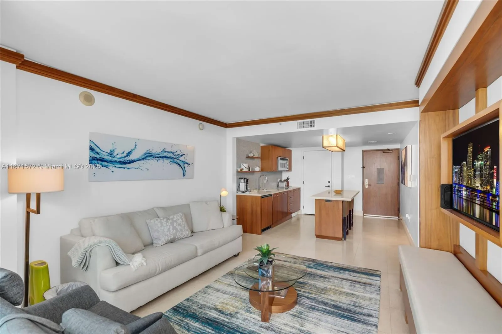 6801 Collins Ave, #706 (Door 720)