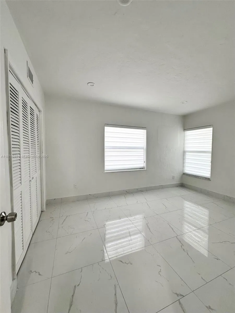 3461 NW 6th St, #3461
