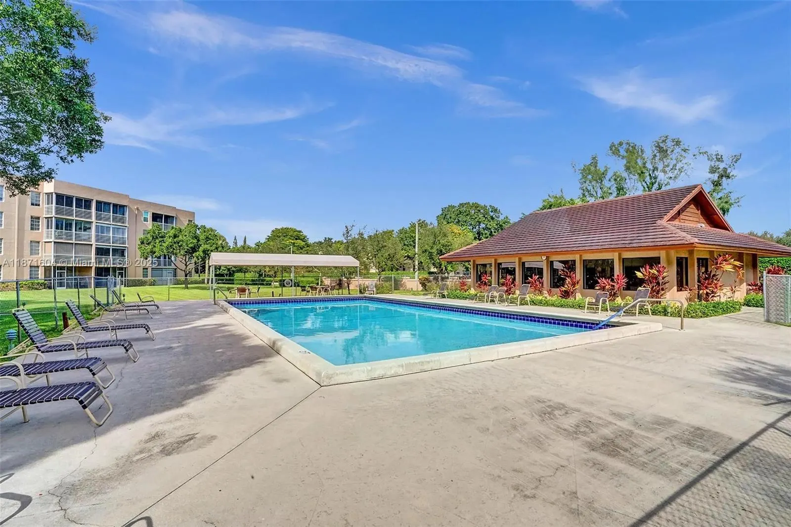 1900 Sabal Palm Dr, #201