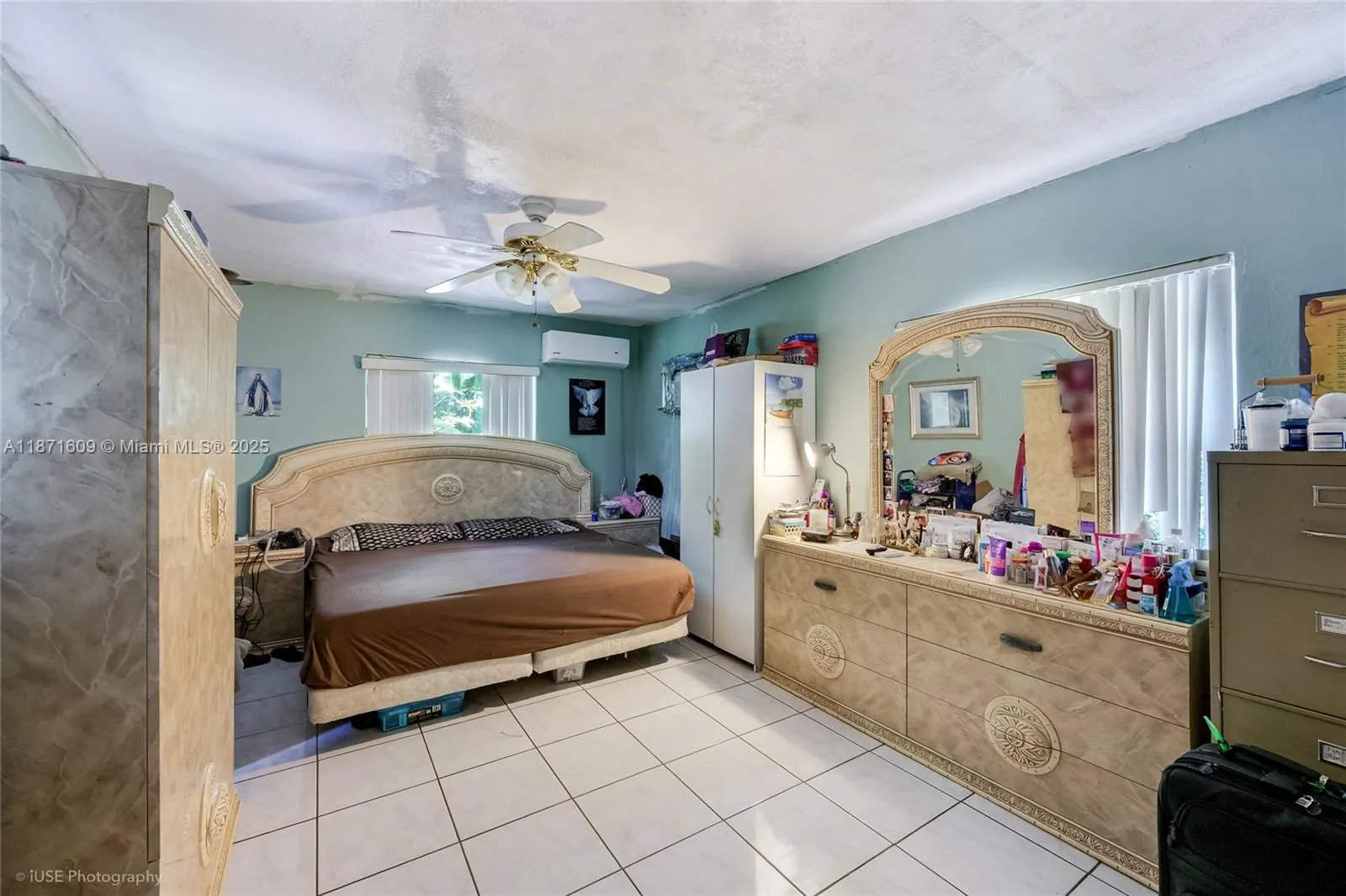1381 NE 154th St
