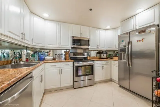 1400 Salzedo St, #305