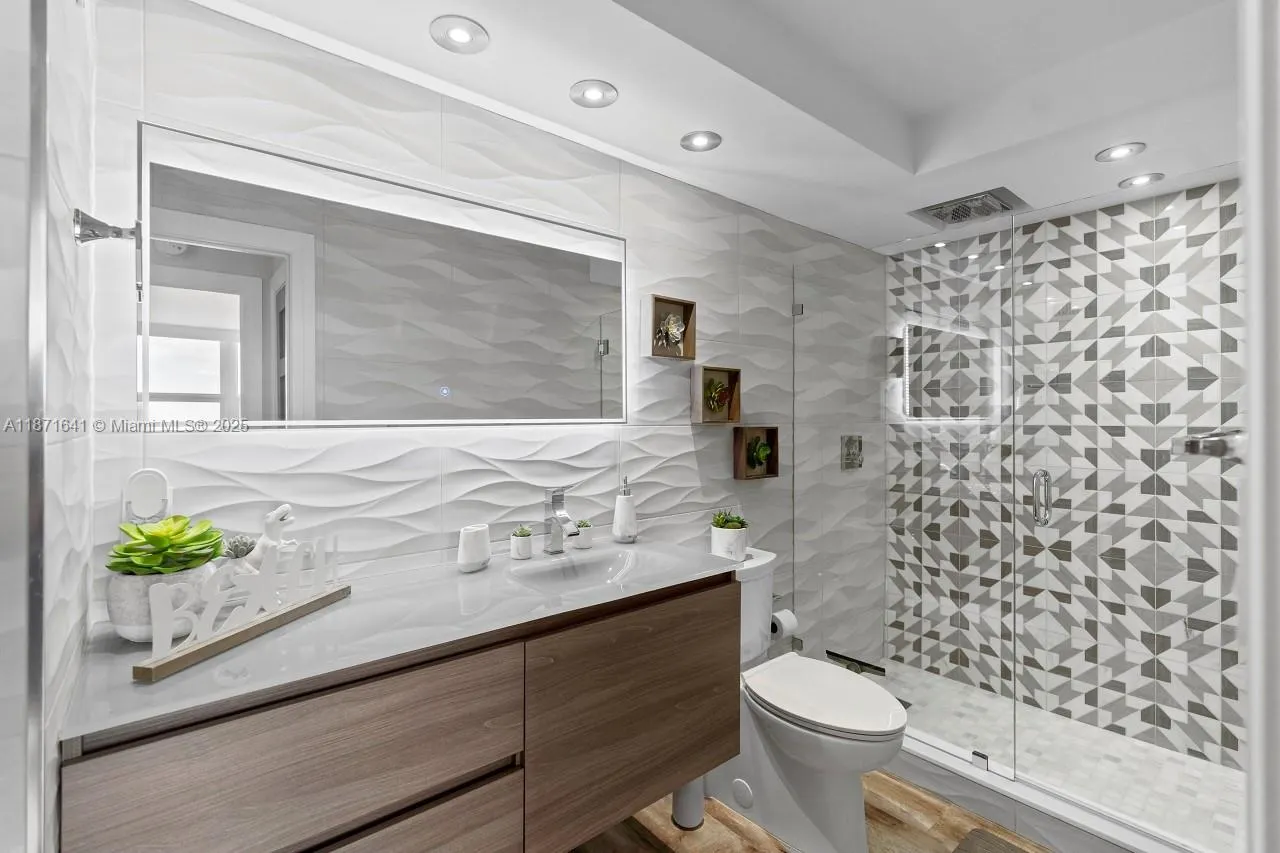 2841 N Ocean Blvd, #1402