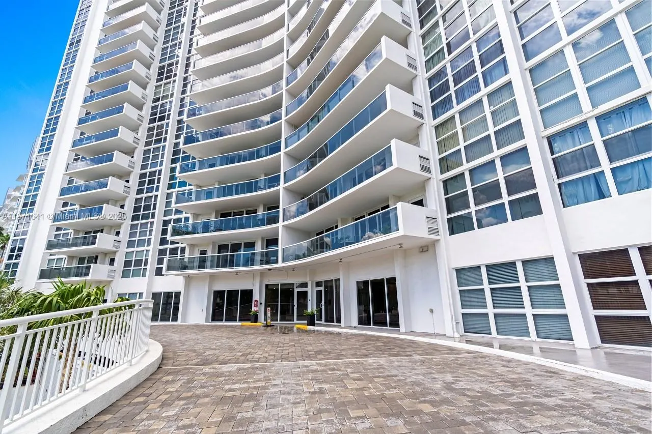 2841 N Ocean Blvd, #1402