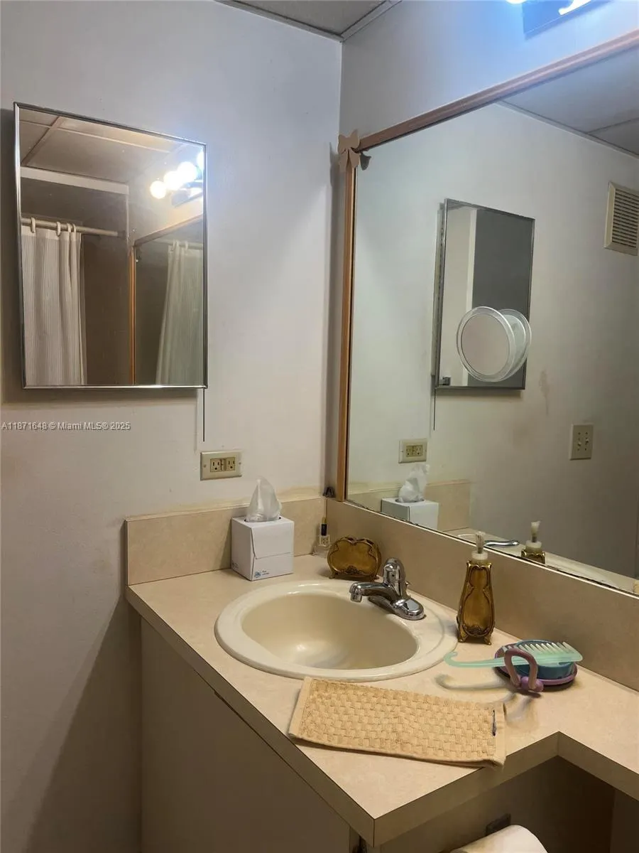 8180 Geneva Ct, #518B
