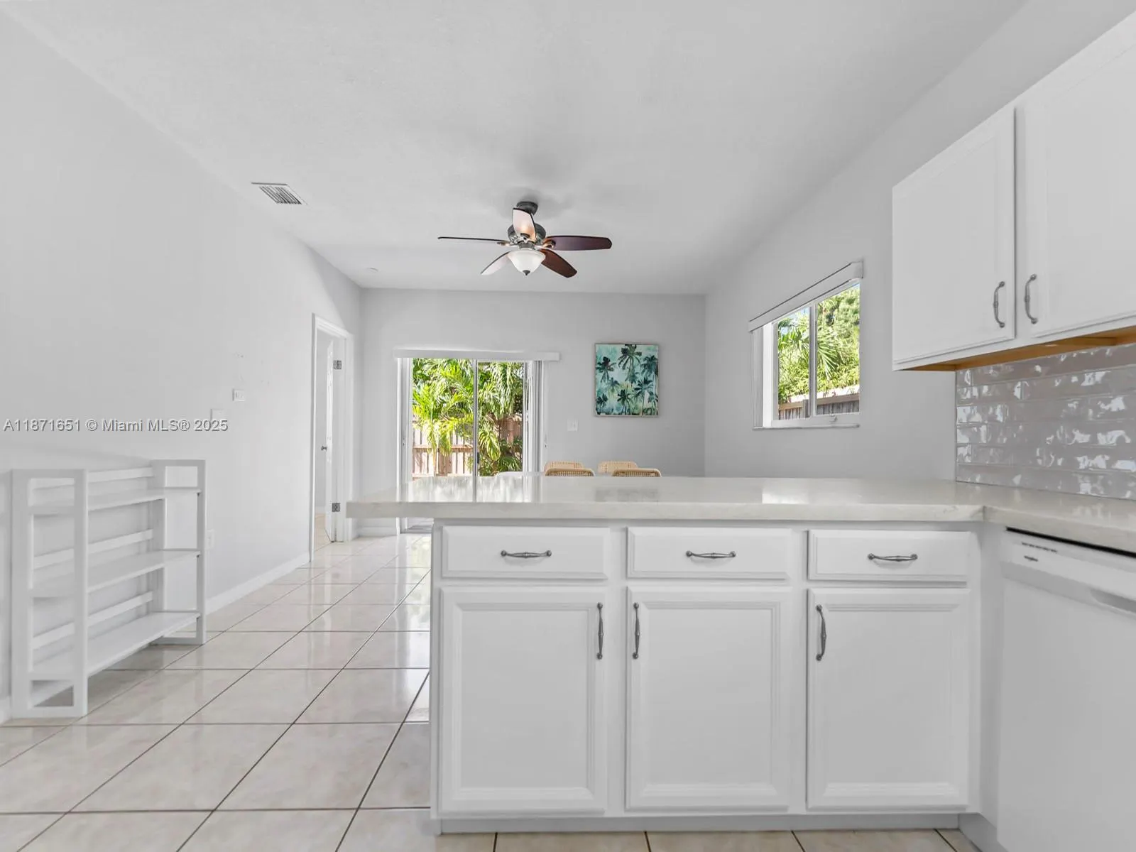6 SE Marlin Ave