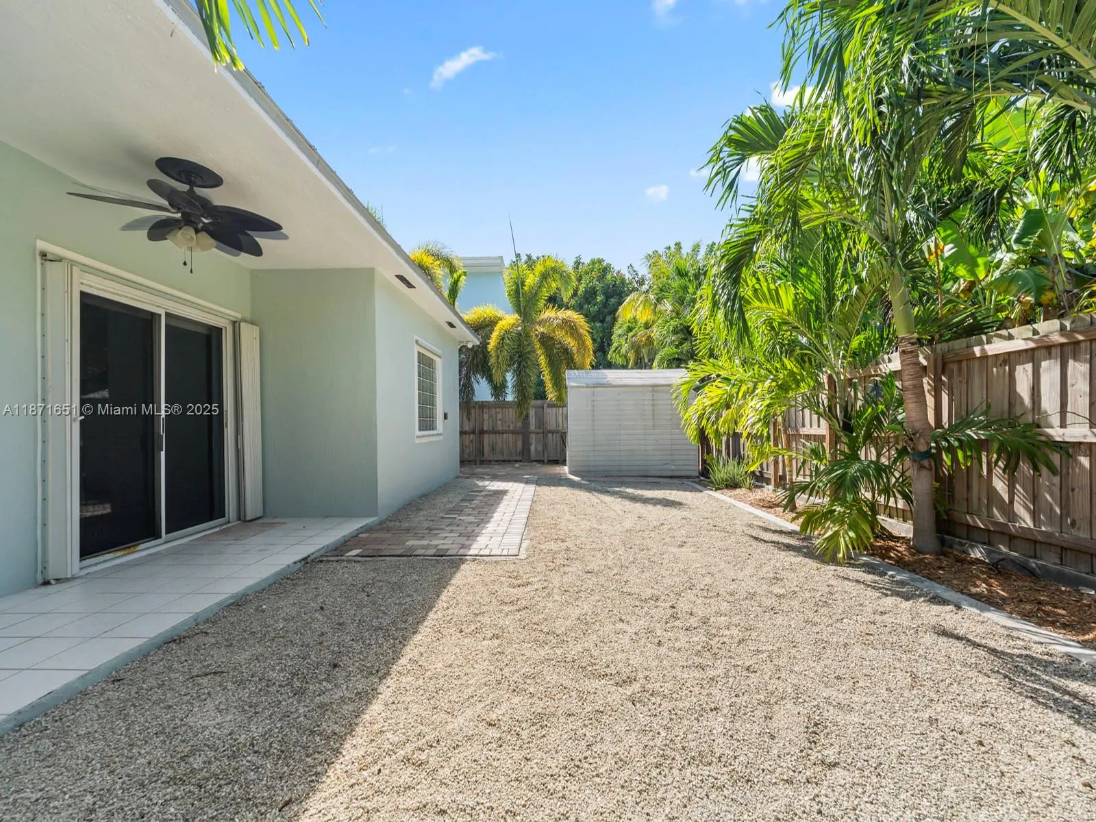 6 SE Marlin Ave