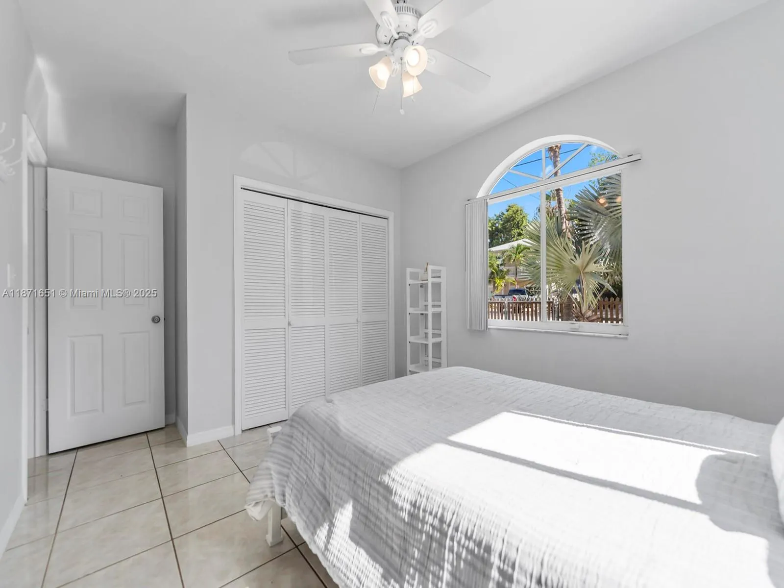 6 SE Marlin Ave