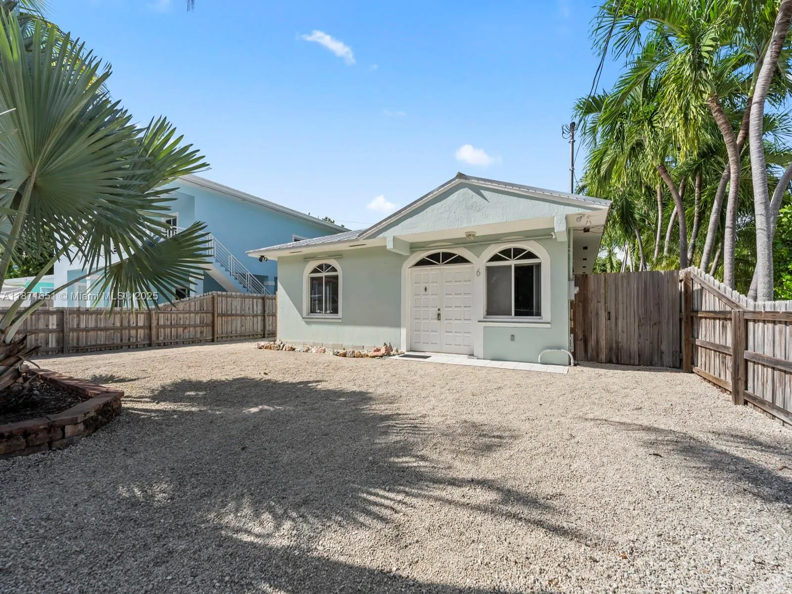 6 SE Marlin Ave