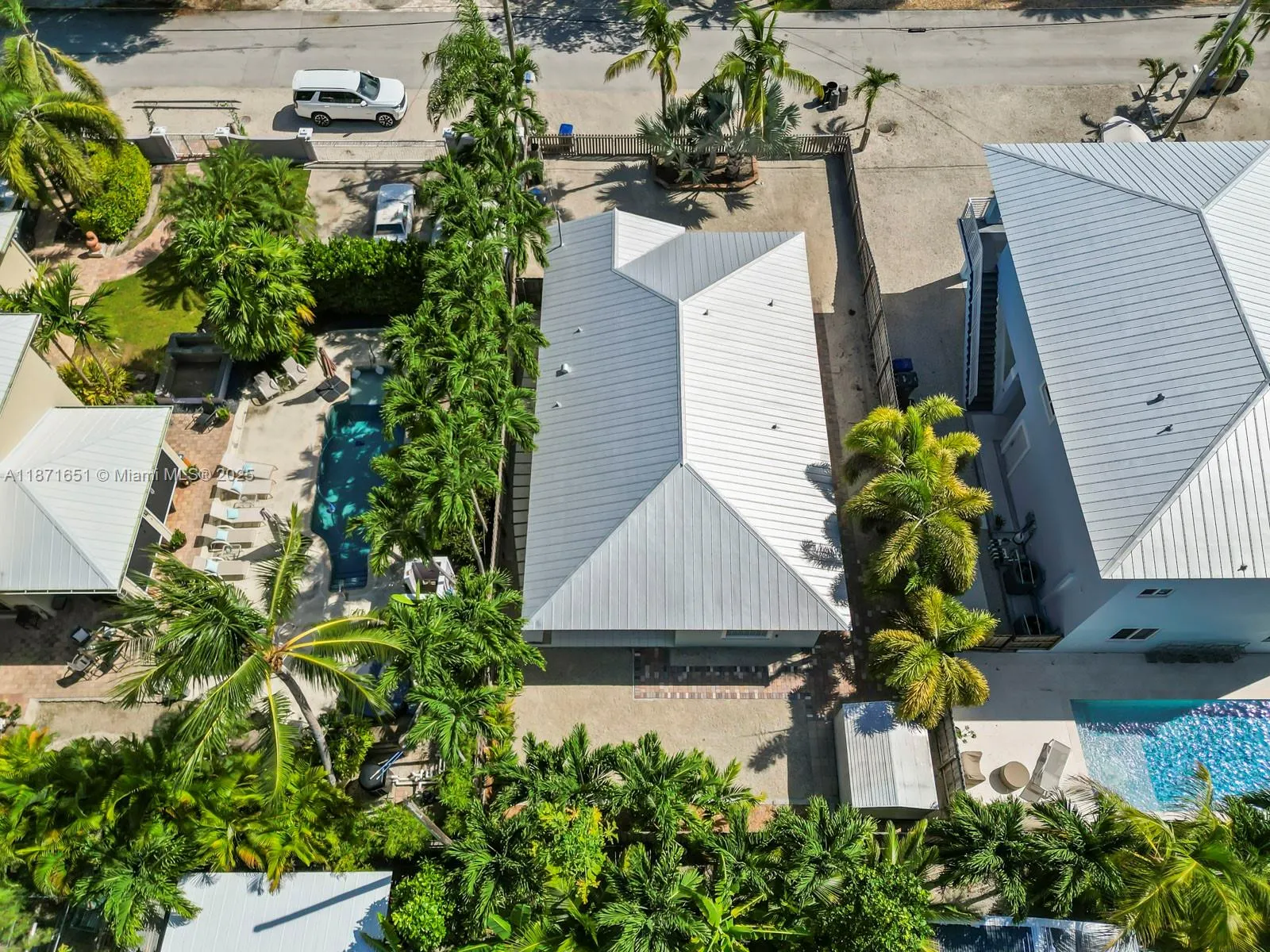6 SE Marlin Ave